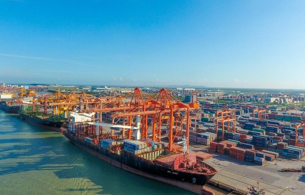 “Chìa khoá” giảm nhập siêu dịch vụ
