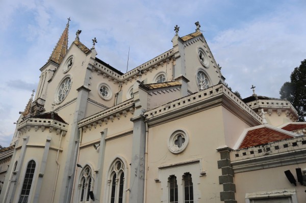 Nhà thờ cổ TP.HCM: Có mộ đại gia giàu bậc nhất, ông ngoại Nam Phương hoàng hậu Nhà thờ cổ TP.HCM: Có mộ đại gia giàu bậc nhất, ông ngoại Nam Phương hoàng hậu