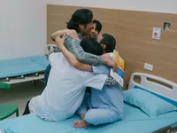 Cha tôi, người ở lại - Tập 41: Cả nhà vỡ oà nghe kết quả xét nghiệm của bố Bình