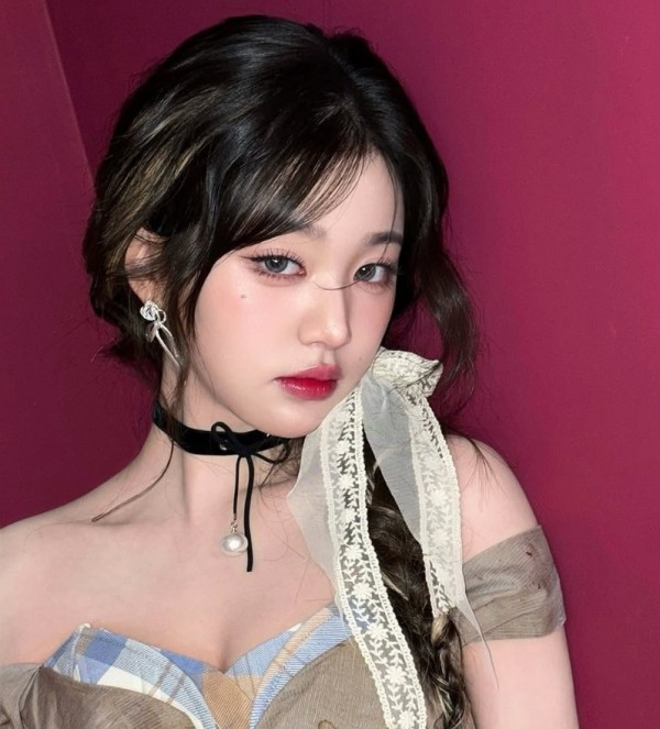 Cách tô son bóng căng mọng như nữ thần tượng K-pop