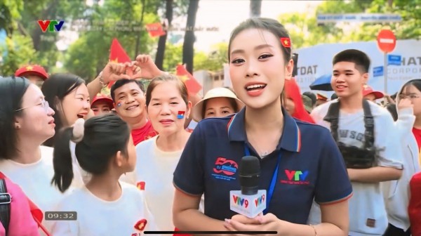 Cô gái thuộc 