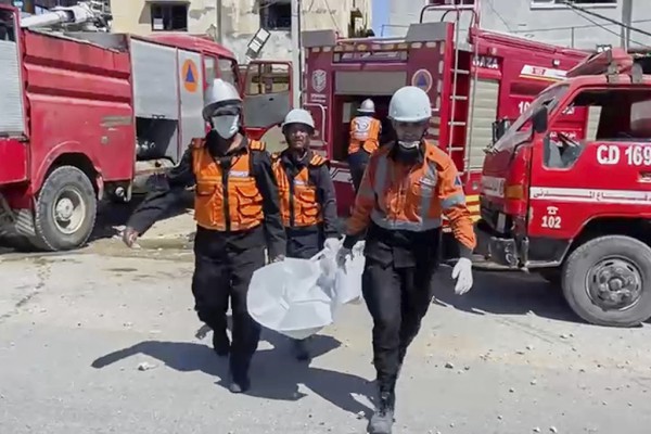 Israel tiếp tục không kích dữ dội Dải Gaza