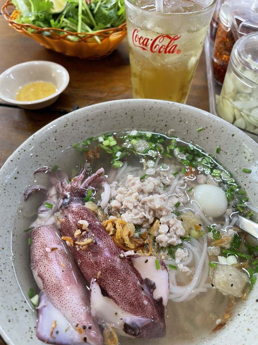 Khách Hàn lần đầu thử món này, ăn hết sạch cả bát