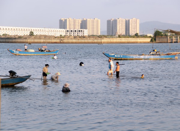 Kỳ lạ loài 'thỏ biển' đẻ ra bún, món ngon khiến thực khách thích mê Kỳ lạ loài 'thỏ biển' đẻ ra bún, món ngon khiến thực khách thích mê