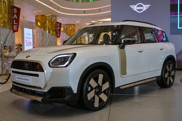 MINI Countryman 2025 'lột xác' thiết kế, giá từ 2,6 tỉ đồng MINI Countryman 2025 'lột xác' thiết kế, giá từ 2,6 tỉ đồng