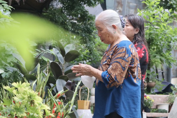 Nhà thờ 103 tuổi trên khu nghĩa trang ở TP.HCM, mang tên thánh nữ bị hỏa thiêu Nhà thờ 103 tuổi trên khu nghĩa trang ở TP.HCM, mang tên thánh nữ bị hỏa thiêu