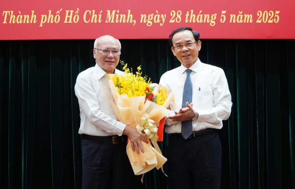 Nhân sự TP.HCM: Ông Phan Nguyễn Như Khuê nghỉ hưu Nhân sự TP.HCM: Ông Phan Nguyễn Như Khuê nghỉ hưu