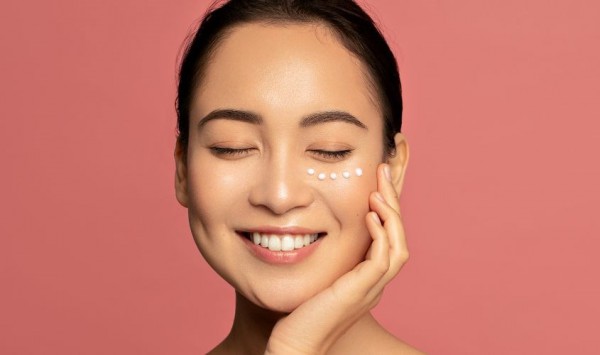 Sai lầm khi dùng kem che khuyết điểm khiến da xuống cấp