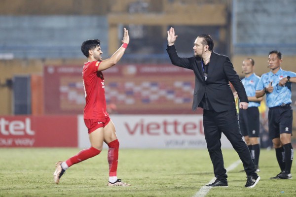 Thua đáng tiếc HAGL: Thể Công Viettel và HLV Popov vẫn thách thức cả V-League mùa tới Thua đáng tiếc HAGL: Thể Công Viettel và HLV Popov vẫn thách thức cả V-League mùa tới