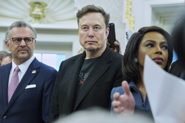 Tỉ phú Elon Musk chỉ trích dự luật chi tiêu của chính quyền Tổng thống Trump Tỉ phú Elon Musk chỉ trích dự luật chi tiêu của chính quyền Tổng thống Trump