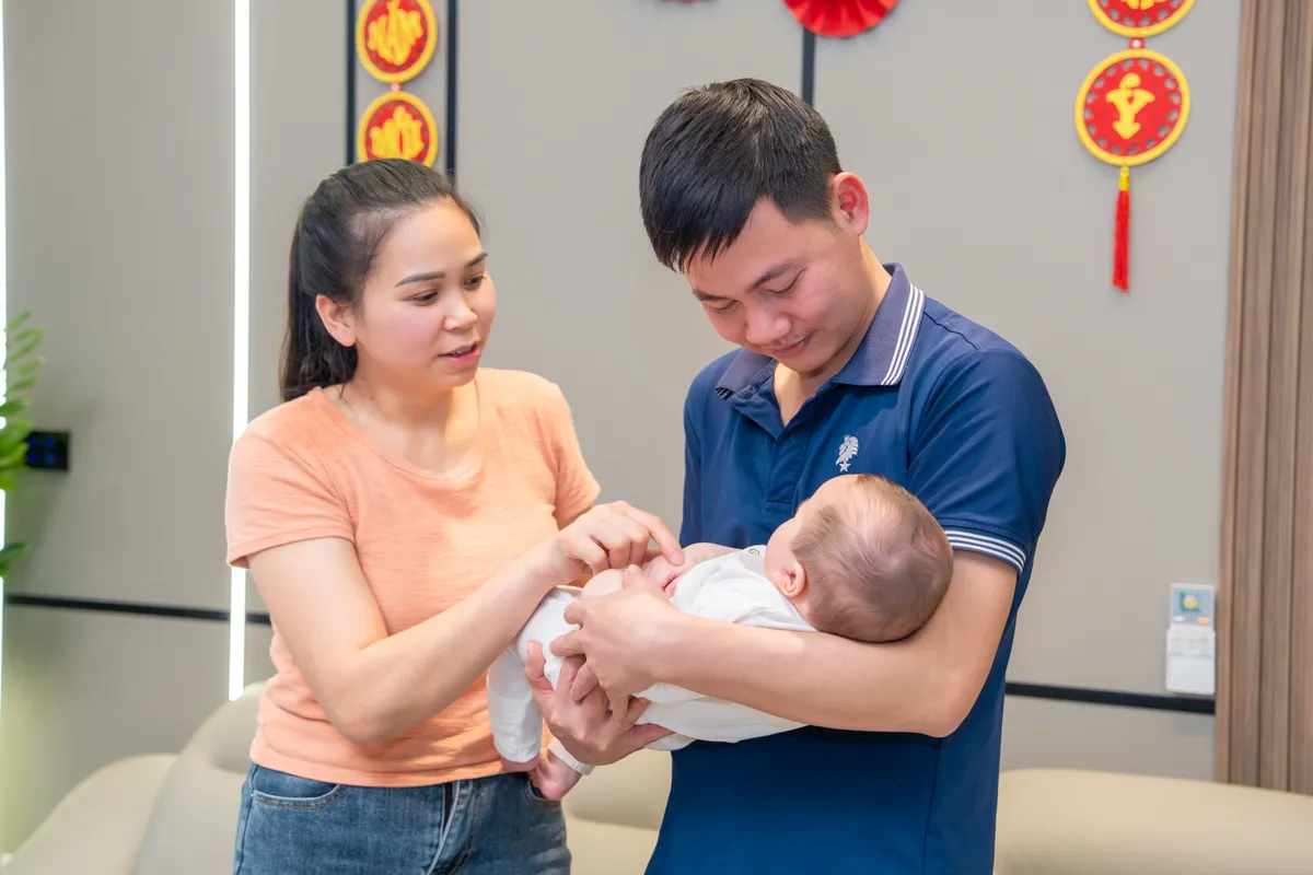 Ánh sáng trở lại với gia đình mang Gen mù lòa - Ảnh 1. Ánh sáng trở lại với gia đình mang Gen mù lòa - Ảnh 1.