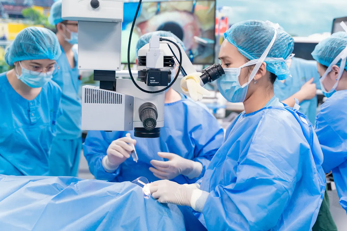 Bệnh viện Đa khoa Hồng Ngọc tham gia điều phối ngân hàng giác mạc - Ảnh 2. Bệnh viện Đa khoa Hồng Ngọc tham gia điều phối ngân hàng giác mạc - Ảnh 2.