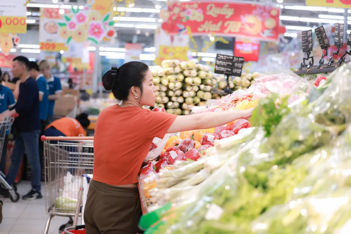 GDP tăng trên 8%: Mục tiêu cao, nỗ lực lớn - Ảnh 3. GDP tăng trên 8%: Mục tiêu cao, nỗ lực lớn - Ảnh 3.
