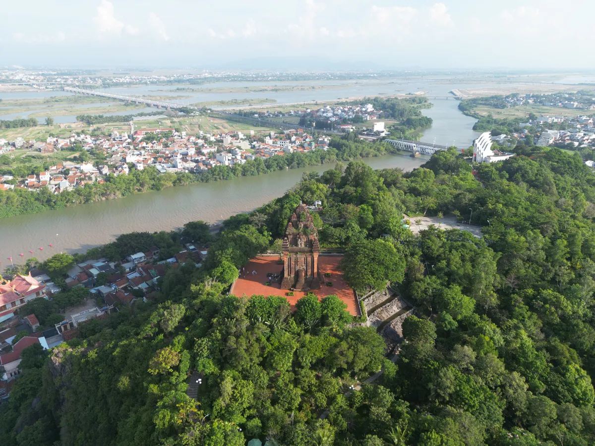 Sống nơi cửa biển - Ảnh 2.