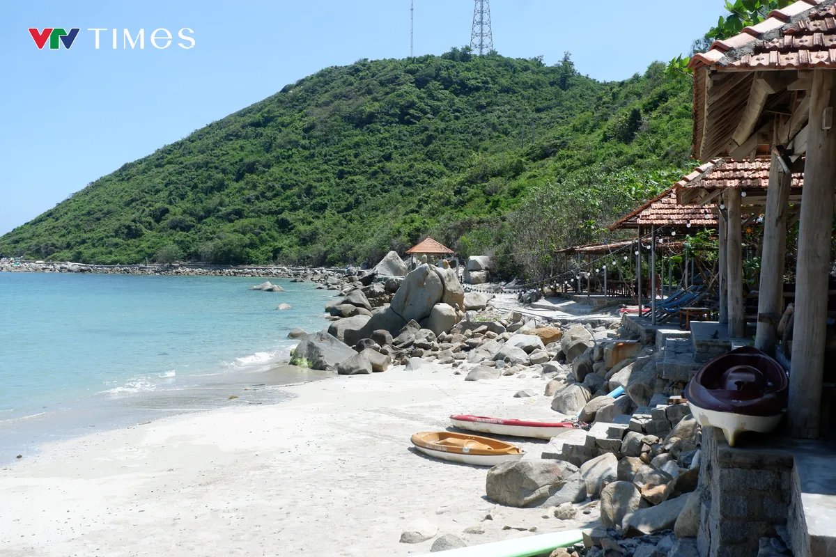 Gành Nhảy - Ninh Vân: Cung đường đèo ven biển uốn lượn giữa lưng chừng núi - Ảnh 2. Gành Nhảy - Ninh Vân: Cung đường đèo ven biển uốn lượn giữa lưng chừng núi - Ảnh 2.