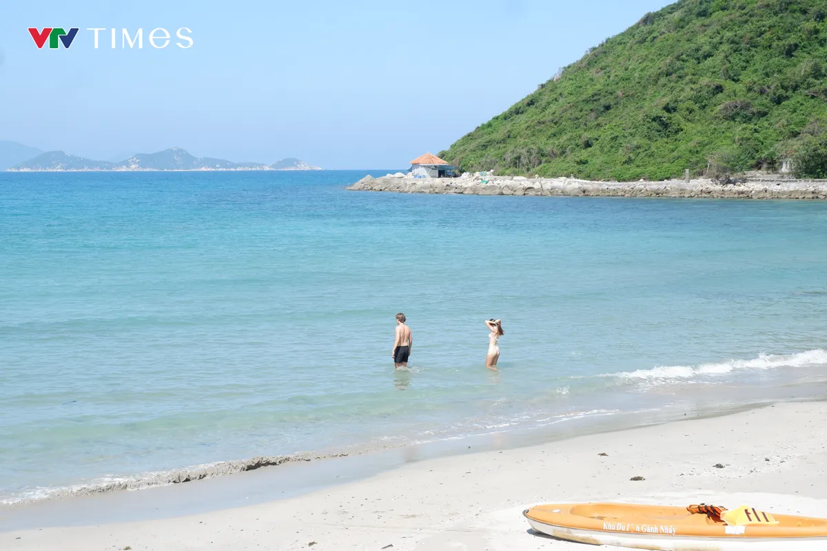 Gành Nhảy - Ninh Vân: Cung đường đèo ven biển uốn lượn giữa lưng chừng núi - Ảnh 7. Gành Nhảy - Ninh Vân: Cung đường đèo ven biển uốn lượn giữa lưng chừng núi - Ảnh 7.