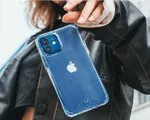 Vì sao người dùng iPhone từ bỏ ốp lưng và miếng dán màn hình?