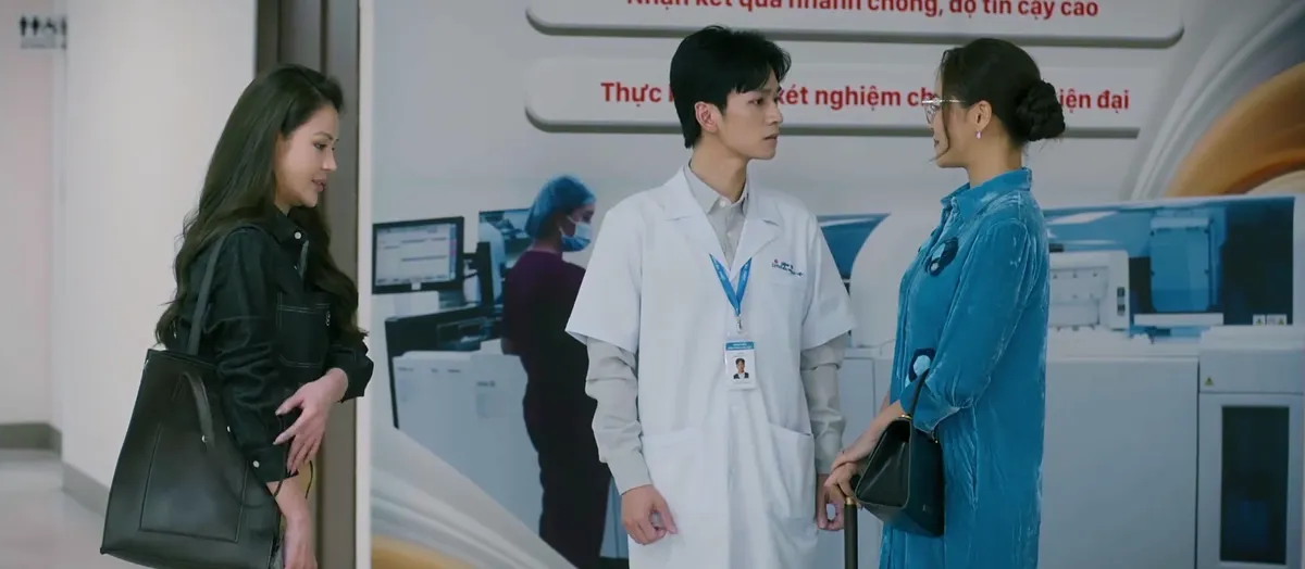 Cha tôi, người ở lại - Tập 35: Bố Chính qua đêm với cô kiến trúc sư xinh đẹp Tuệ Minh - Ảnh 10. Cha tôi, người ở lại - Tập 35: Bố Chính qua đêm với cô kiến trúc sư xinh đẹp Tuệ Minh - Ảnh 10.
