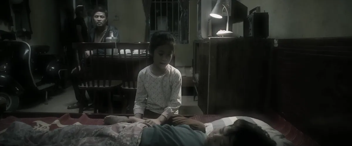 Cha tôi, người ở lại - Tập 44: Nguyên hôn mê sâu, An vừa khóc vừa hát bên giường bệnh - Ảnh 5. Cha tôi, người ở lại - Tập 44: Nguyên hôn mê sâu, An vừa khóc vừa hát bên giường bệnh - Ảnh 5.