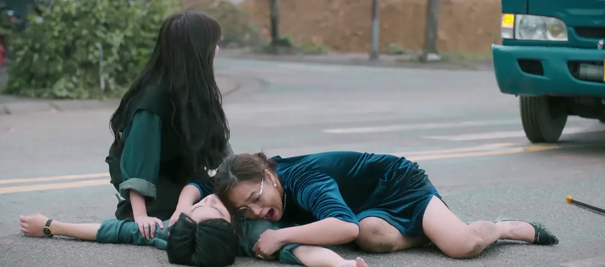 Cha tôi, người ở lại - Tập 44: Nguyên hôn mê sâu, An vừa khóc vừa hát bên giường bệnh - Ảnh 3. Cha tôi, người ở lại - Tập 44: Nguyên hôn mê sâu, An vừa khóc vừa hát bên giường bệnh - Ảnh 3.