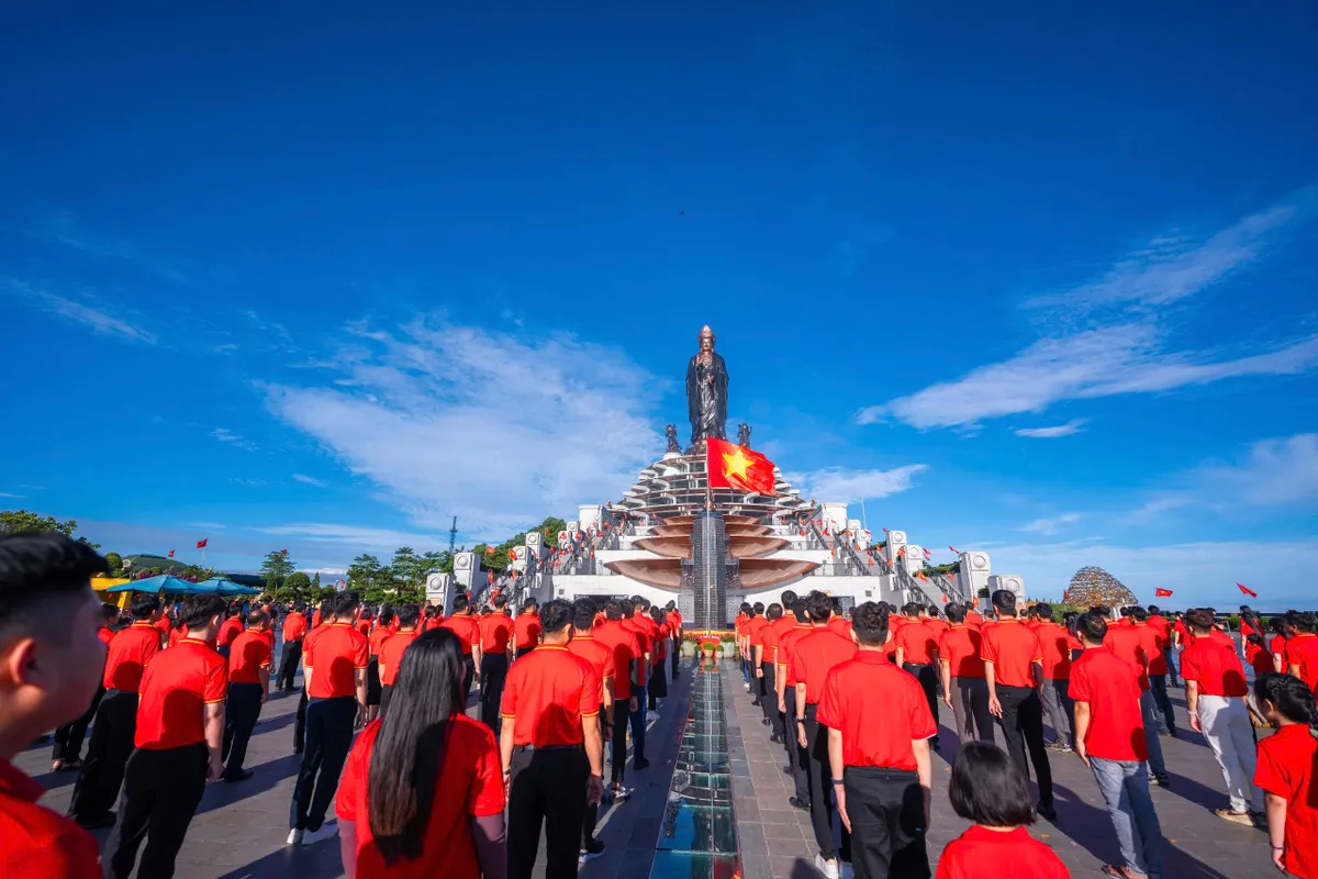 Du lịch lịch sử hút khách dịp Đại lễ - Ảnh 1. Du lịch lịch sử hút khách dịp Đại lễ - Ảnh 1.