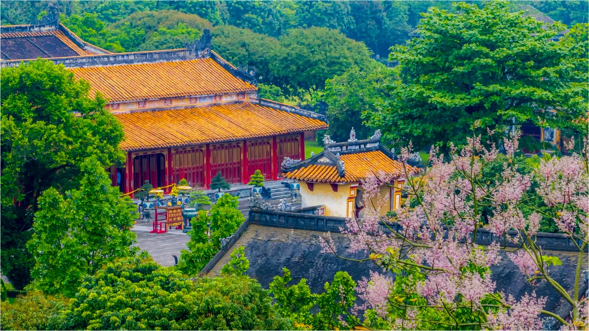 Quảng bá Năm Du lịch Quốc gia - Huế 2025 tại Châu Âu. - Ảnh 1. Quảng bá Năm Du lịch Quốc gia - Huế 2025 tại Châu Âu. - Ảnh 1.