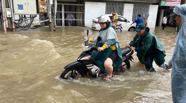 Vì sao dự án 'nghìn tỉ' đã xong, Cần Thơ vẫn ngập nặng? Vì sao dự án 'nghìn tỉ' đã xong, Cần Thơ vẫn ngập nặng?