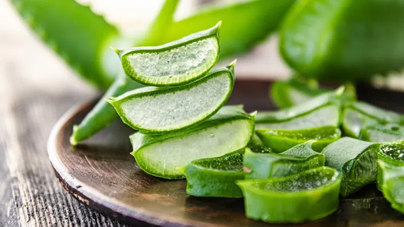 Làn da nhạy cảm hay bị nổi mẩn ngứa vào mùa hè, chăm sóc thế nào?