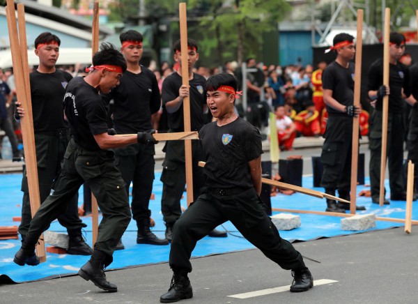 Bộ Công an tổng duyệt 'Vinh quang Công an nhân dân Việt Nam' Bộ Công an tổng duyệt 'Vinh quang Công an nhân dân Việt Nam'