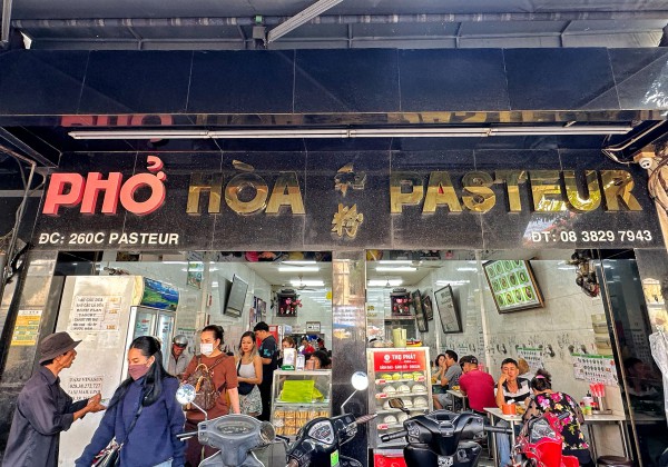 Phở Hòa Pasteur vắng mặt trong Michelin Guide 2025: Quán nổi tiếng giờ ra sao?