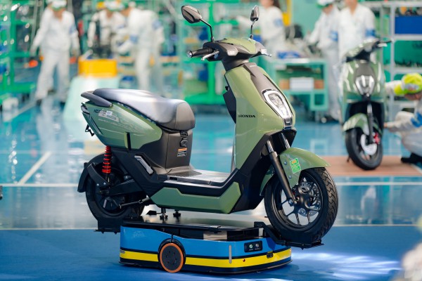 Sôi động thị trường xe máy điện giá rẻ dành cho học sinh, sinh viên Sôi động thị trường xe máy điện giá rẻ dành cho học sinh, sinh viên