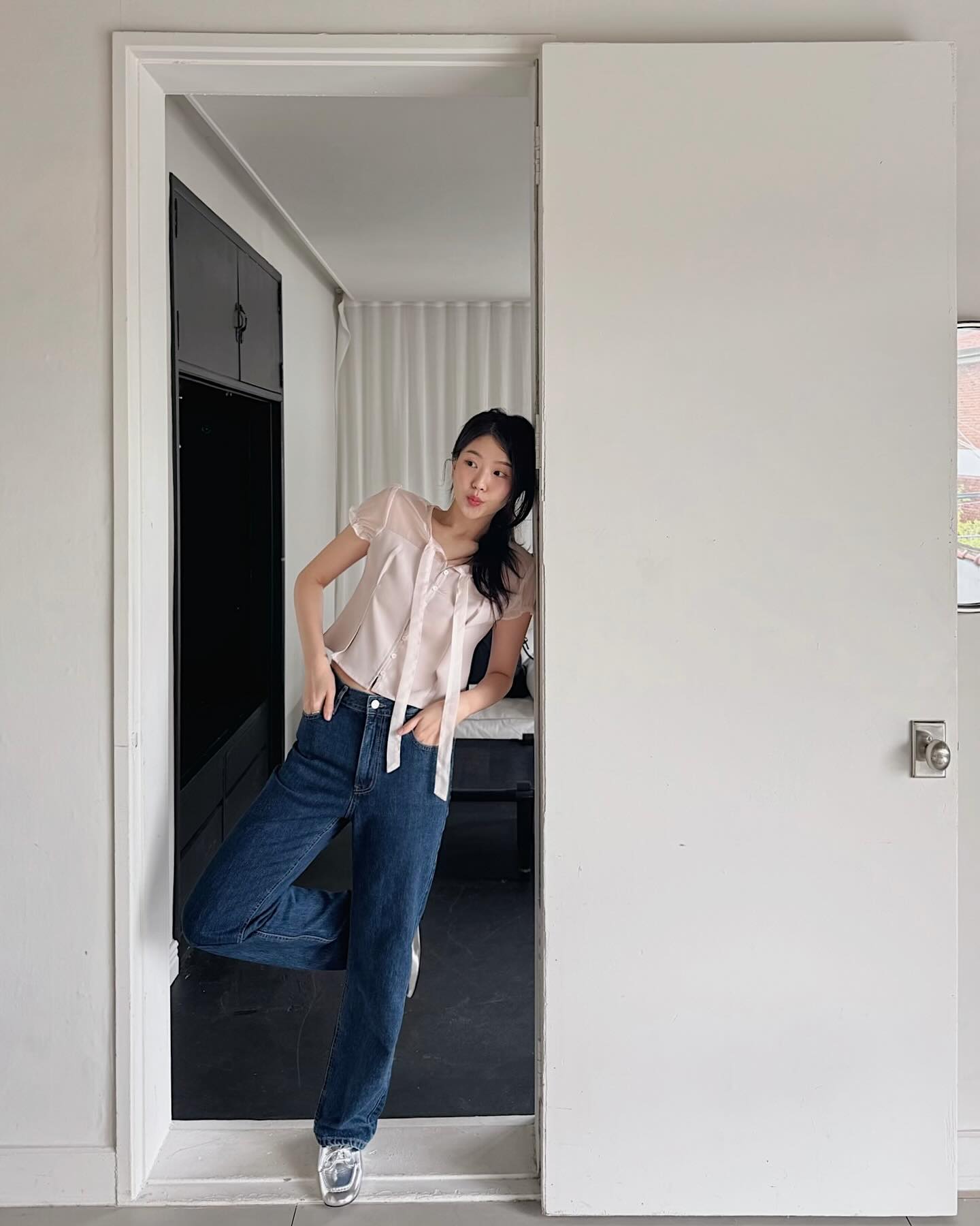 7 công thức diện trang phục denim mùa hè đẹp suốt tuần