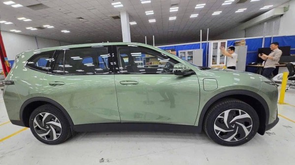 Xe MPV điện 7 chỗ đầu tiên của VinFast lộ diện Xe MPV điện 7 chỗ đầu tiên của VinFast lộ diện