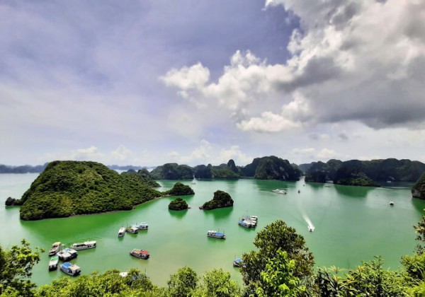 Một bờ biển ở Việt Nam được ca ngợi 'nhất định phải đến một lần trong đời' Một bờ biển ở Việt Nam được ca ngợi 'nhất định phải đến một lần trong đời'