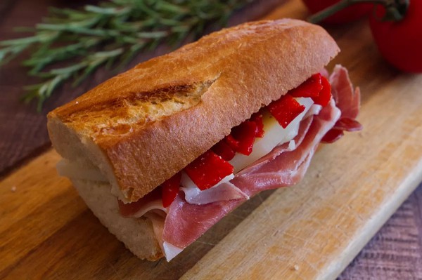 CNN chọn bánh mì Việt Nam vào top 25 thế giới CNN chọn bánh mì Việt Nam vào top 25 thế giới