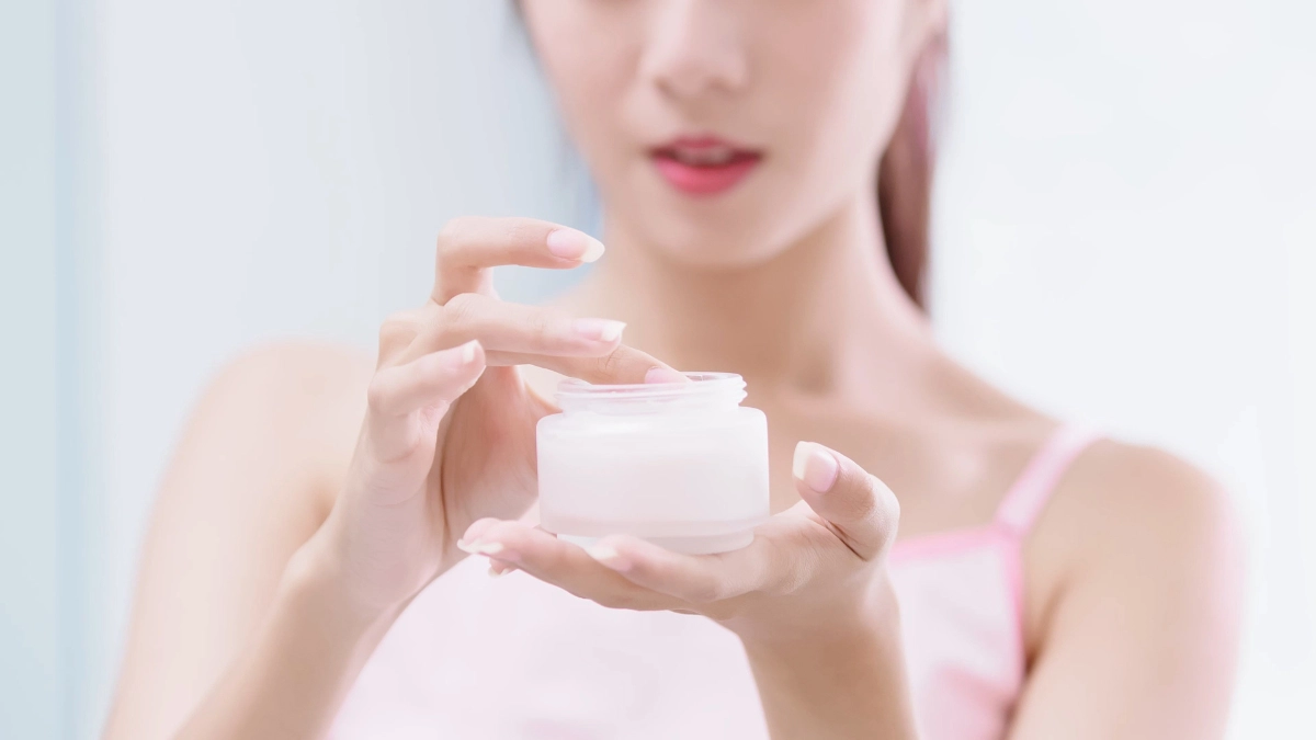 Sử dụng nước hoa đúng cách để cơ thể luôn thơm mát ngày hè