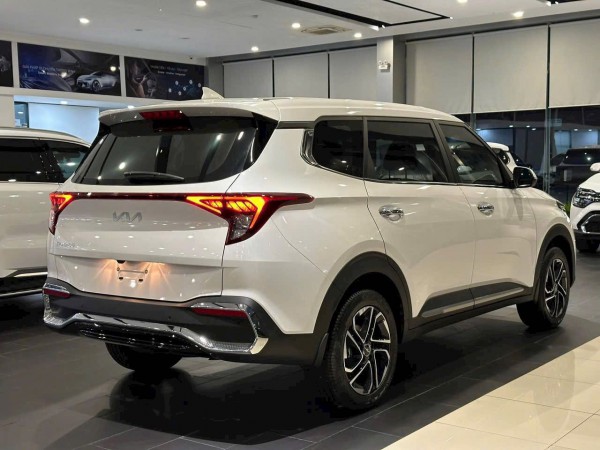 KIA Carens giảm giá dưới 600 triệu đồng, quyết đấu Mitsubishi Xpander KIA Carens giảm giá dưới 600 triệu đồng, quyết đấu Mitsubishi Xpander