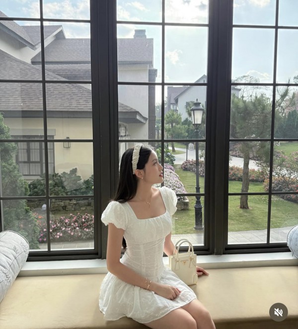 Tăng Mỹ Hàn thích hàng hiệu, chuộng váy áo gợi cảm Tăng Mỹ Hàn thích hàng hiệu, chuộng váy áo gợi cảm