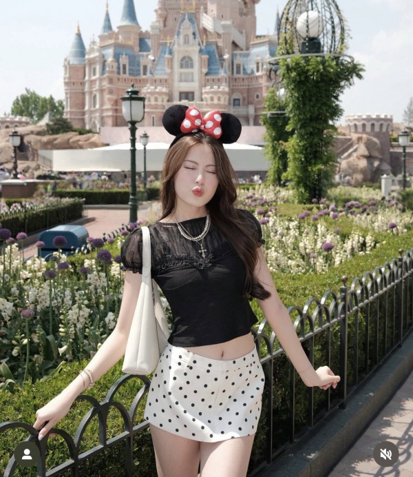 Tăng Mỹ Hàn thích hàng hiệu, chuộng váy áo gợi cảm Tăng Mỹ Hàn thích hàng hiệu, chuộng váy áo gợi cảm