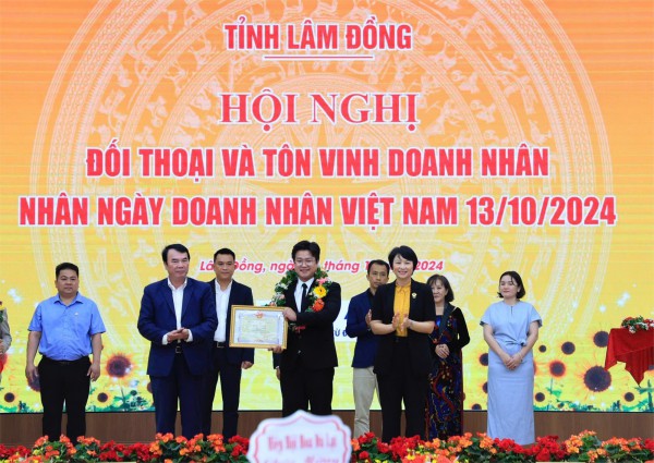 Chuyện chàng Dôn xứ biển lên phố núi làm du lịch Chuyện chàng Dôn xứ biển lên phố núi làm du lịch