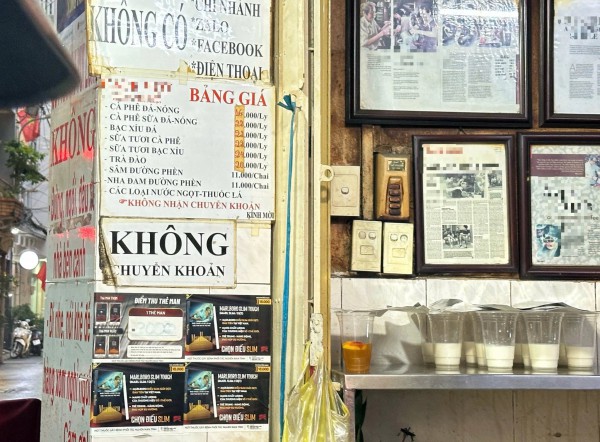 'Nhận chuyển khoản, không né thuế': Quán nước ở TP.HCM gây sốt khi nhiều nơi chỉ nhận tiền mặt 'Nhận chuyển khoản, không né thuế': Quán nước ở TP.HCM gây sốt khi nhiều nơi chỉ nhận tiền mặt