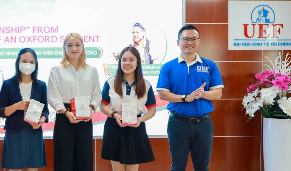 Mối lương duyên cùng hai 'tiểu tiên cá' Mối lương duyên cùng hai 'tiểu tiên cá'