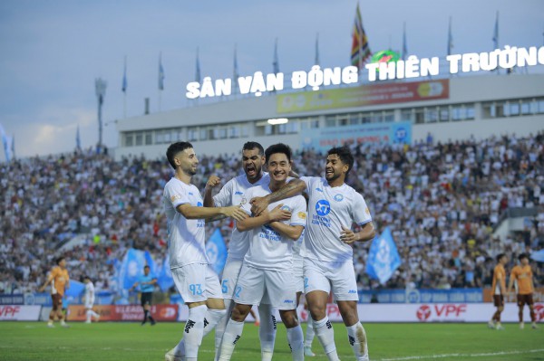 Kịch bản đặc biệt ngày Nam Định nhận cúp vô địch V-League: Sân Thiên Trường mở hội