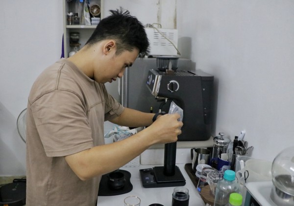 Độc lạ cà phê thủy nướng ở TP.HCM: Thức uống lạ miệng, còn chiết xuất làm… nước hoa Độc lạ cà phê thủy nướng ở TP.HCM: Thức uống lạ miệng, còn chiết xuất làm… nước hoa
