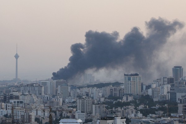 Israel điều hơn 60 chiến đấu cơ tấn công thủ đô Iran Israel điều hơn 60 chiến đấu cơ tấn công thủ đô Iran