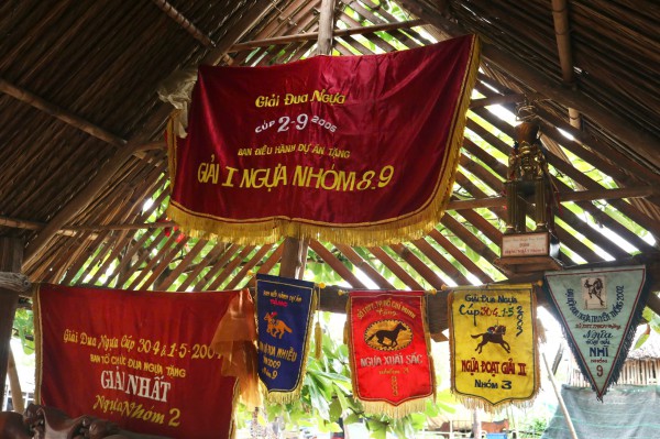 Trường đua Phú Thọ gần 100 năm sắp mở đường: Nài ngựa tiếc nuối thời vàng son Trường đua Phú Thọ gần 100 năm sắp mở đường: Nài ngựa tiếc nuối thời vàng son