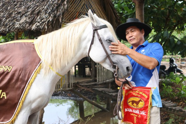 Trường đua Phú Thọ gần 100 năm sắp mở đường: Nài ngựa tiếc nuối thời vàng son Trường đua Phú Thọ gần 100 năm sắp mở đường: Nài ngựa tiếc nuối thời vàng son