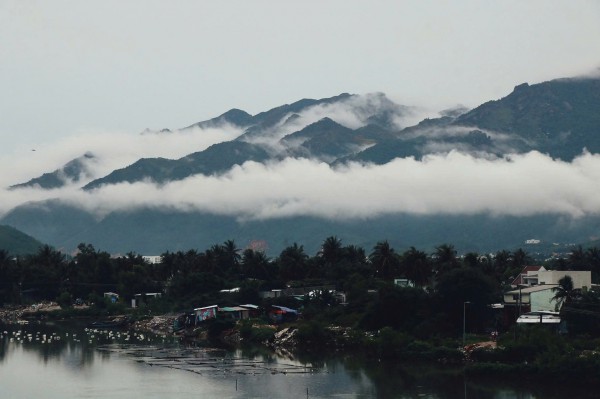 Cứu 3 du khách đi lạc trên núi Hoàng Ngưu Sơn ở Khánh Hòa Cứu 3 du khách đi lạc trên núi Hoàng Ngưu Sơn ở Khánh Hòa