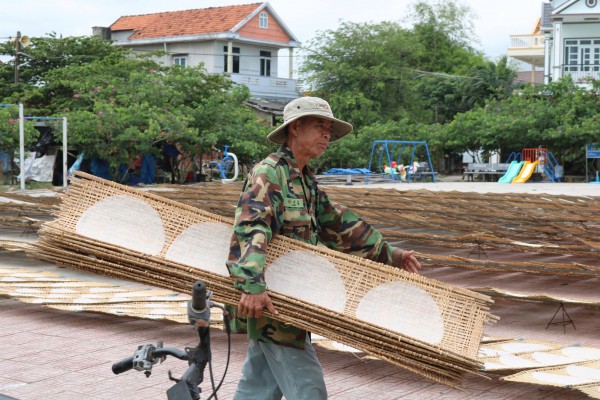 Bánh tráng Phú Yên - Từ món lương khô đến di sản văn hóa phi vật thể Bánh tráng Phú Yên - Từ món lương khô đến di sản văn hóa phi vật thể