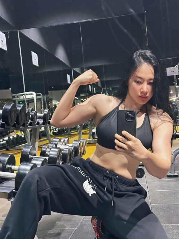 Angela Phương Trinh lúc tựa nữ thần, lúc như Angela Phương Trinh lúc tựa nữ thần, lúc như